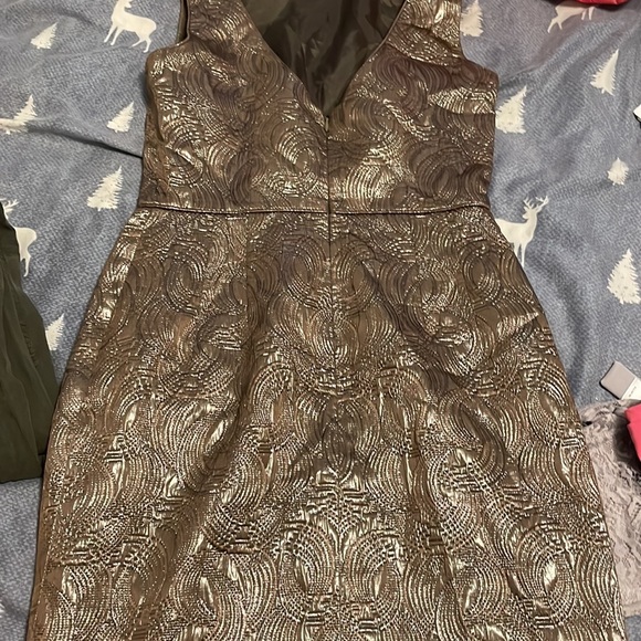 Dresss - Picture 4 of 16